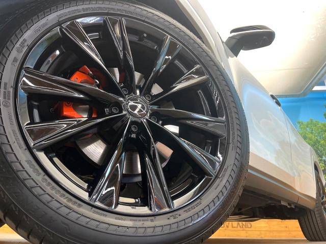 �y�����Q�O�C���`�A���~�z�C�[���z�O�ςɃ}�b�`���������A���~�z�C�[���𑕒����Ă���܂��B�e��ЊO�A���~�z�C�[����A�X�^�b�h���X�^�C�����戵�����Ă���܂��B���񂲑��k����������