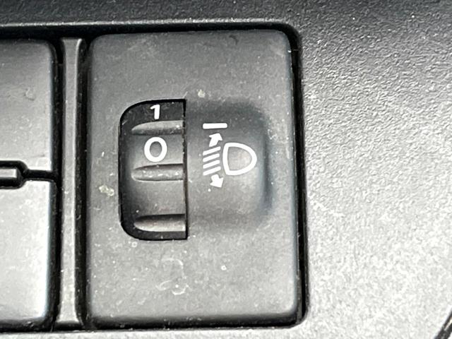 シエンタ Ｇ　セーフティーエディションＩＩ　禁煙車　両側電動スライドドア　１０インチＳＤナビ　後席モニター　バックカメラ　レザーシート　コーナーセンサー　スマートキー　ＬＥＤヘッド　ビルトインＥＴＣ　オートハイビーム　オートライト（38枚目）