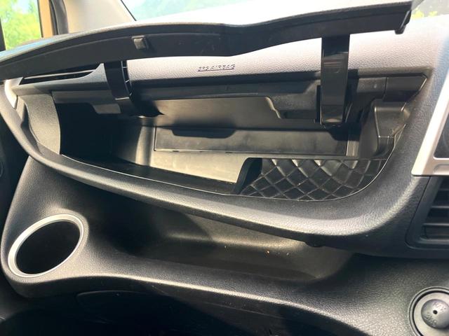 シエンタ Ｇ　セーフティーエディションＩＩ　禁煙車　両側電動スライドドア　１０インチＳＤナビ　後席モニター　バックカメラ　レザーシート　コーナーセンサー　スマートキー　ＬＥＤヘッド　ビルトインＥＴＣ　オートハイビーム　オートライト（52枚目）