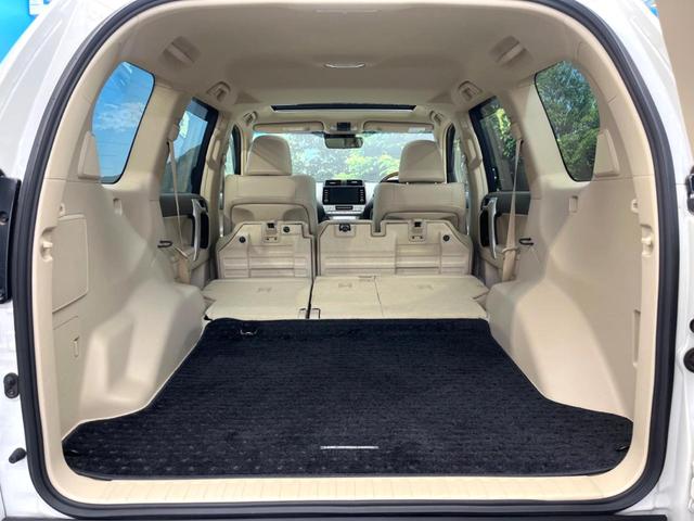 ランドクルーザープラド ＴＸ　Ｌパッケージ　マットブラックエディション　禁煙車　９インチメーカーナビ　４ＷＤ　ターボ　ディーゼル　サンルーフ　全周囲カメラ　衝突被害軽減システム　レーダークルーズ　レザーシート　前席シートエアコン　コーナーセンサー　ＬＥＤヘッド（10枚目）