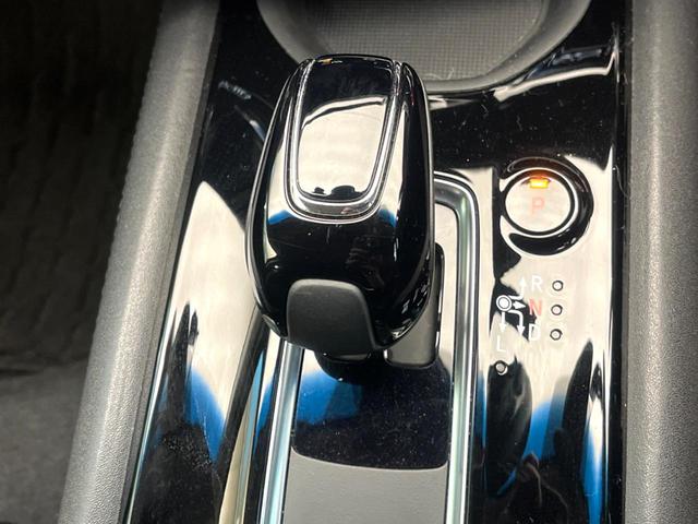 ヴェゼル ハイブリッドZ・ホンダセンシング 禁煙車 8インチ純正SDナビ バックカメラ ホンダセンシング ハーフレザーシート ドラレコ スマートキー LEDヘッド ルーフレール ビルトインETC 純正17インチアルミ オートハイビーム(59枚目)