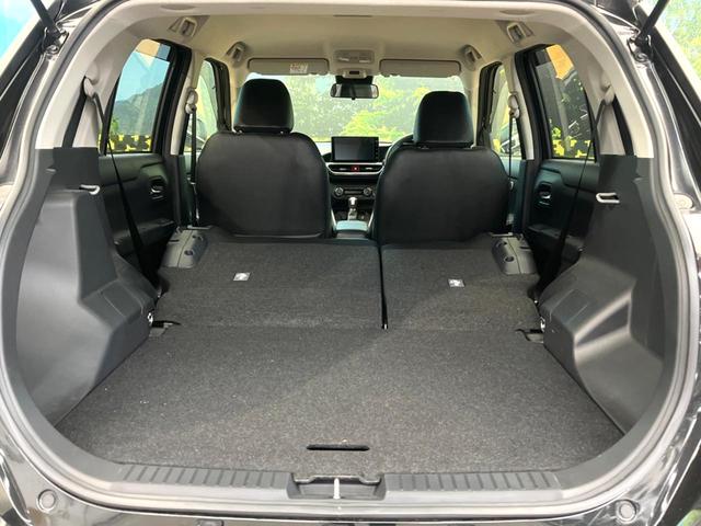 ���i�̂���������ʋ΁A���}���ɏ\���ȉ׎��X�y�[�X���m�ۂ��Ă���܂��B�Z�J���h�V�[�g��|���ƁA�傫�ȉו��̐ύڂ��\�ł���