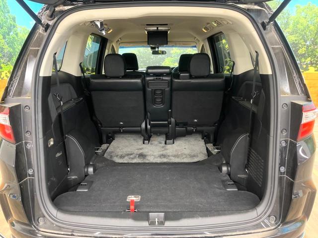 ���i�̂���������ʋ΁A���}���ɏ\���ȉ׎��X�y�[�X���m�ۂ��Ă���܂��B�Z�J���h�V�[�g��|���ƁA�傫�ȉו��̐ύڂ��\�ł���