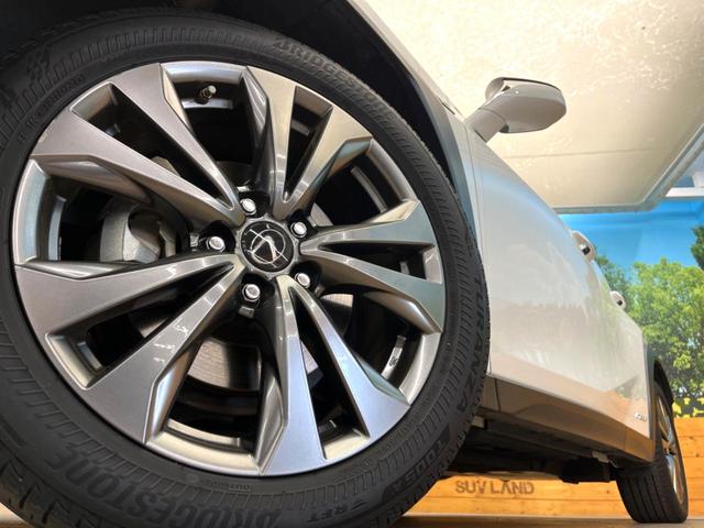 �y�����P�W�C���`�A���~�z�C�[���z�O�ςɃ}�b�`���������A���~�z�C�[���𑕒����Ă���܂��B�e��ЊO�A���~�z�C�[����A�X�^�b�h���X�^�C�����戵�����Ă���܂��B���񂲑��k������