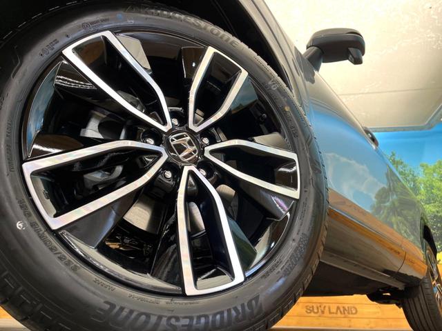 �y�����P�W�C���`�A���~�z�C�[���z�O�ςɃ}�b�`���������A���~�z�C�[���𑕒����Ă���܂��B�e��ЊO�A���~�z�C�[����A�X�^�b�h���X�^�C�����戵�����Ă���܂��B���񂲑��k����������