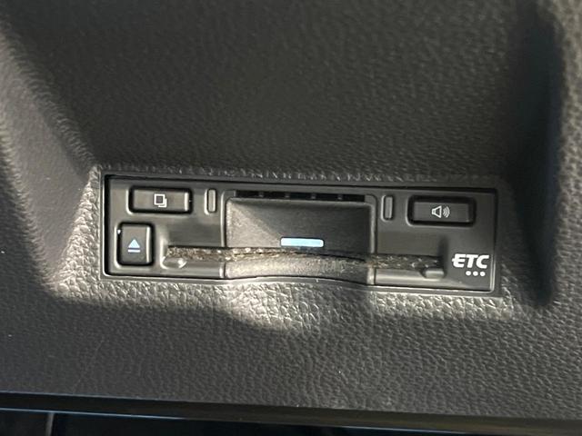 ハイブリッドＺ　禁煙車　フルエアロ　８インチ純正ナビ　全周囲カメラ　トヨタセーフティセンス　ハーフレザーシート　パワーシート　ドラレコ　コーナーセンサー　スマートキー　ＬＥＤヘッド　ＥＴＣ　純正１８インチアルミ（画像37）