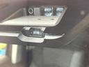 【三菱e-Assist】走行中に前方の車両等を認識し、衝突しそうな時は警報とブレーキで衝突回避と被害軽減をアシスト。より安全にドライブをお楽しみいただけます。