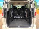 後席を格納すると、これだけの広さが!シーンに合わせたシートアレンジで、大きな荷物も積むことが出来ます♪