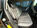 後部座席も気になるようなキズ・汚れやへたり等、大きなダメージはなく、良好な状態です。
