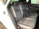後部座席も気になるようなキズ・汚れやへたり等、大きなダメージはなく、良好な状態です。