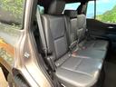 後部座席も気になるようなキズ・汚れやへたり等、大きなダメージはなく、良好な状態です。