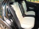 後部座席も気になるようなキズ・汚れやへたり等、大きなダメージはなく、良好な状態です。