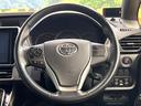 インテリアに合わせたデザインのステアリングは、運転される方のことも考え、運転しやすい形状、大きさです。是非一度、実際に触ってお確かめください。
