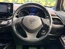 インテリアに合わせたデザインのステアリングは、運転される方のことも考え、運転しやすい形状、大きさです。是非一度、実際に触ってお確かめください。
