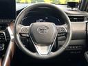インテリアに合わせたデザインのステアリングは、運転される方のことも考え、運転しやすい形状、大きさです。是非一度、実際に触ってお確かめください。