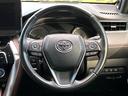 インテリアに合わせたデザインのステアリングは、運転される方のことも考え、運転しやすい形状、大きさです。是非一度、実際に触ってお確かめください。