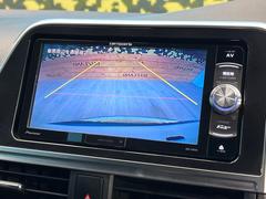 【バックカメラ】駐車時に後方がリアルタイム映像で確認できます。大型商業施設や立体駐車場での駐車時や、夜間のバック時に大活躍！運転スキルに関わらず、今や必須となった装備のひとつです！ 4