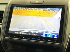 【バックカメラ】駐車時に後方がリアルタイム映像で確認できます。大型商業施設や立体駐車場での駐車時や、夜間のバック時に大活躍！運転スキルに関わらず、今や必須となった装備のひとつです！ 4