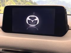 【７インチマツダコネクトナビ】車内の雰囲気にマッチした一体型タイプのナビ。各種車輌設定やＢｌｕｅｔｏｏｔｈ再生等、様々な機能が楽しめます。直感的なダイヤル操作が可能で、使い勝手も良好です。 3