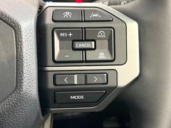 �ڥ졼�������롼������ȥ�����۹�®ƻϩ�Ǥ�Ĺ��Υ���Ԥ��ڤˡ�����ư��®�٤��ݤĥ��롼������ȥ����뤬�����ͷڸ������ƥ��Ϣ�Ȥ��������μ�ξ���Τ��Ƽִ֤��ݤĤ褦��®��Ĵ�ᤷ�Ƥ���ޤ����� 7