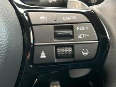 �ڥ����ץƥ��֥��롼������ȥ�����۹�®ƻϩ�Ǥ�Ĺ��Υ���Ԥ��ڤˡ�����ư��®�٤��ݤĥ��롼������ȥ����뤬�����ͷڸ������ƥ��Ϣ�Ȥ��������μ�ξ���Τ��Ƽִ֤��ݤĤ褦��®��Ĵ�ᤷ�Ƥ���ޤ����� 6