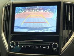 【バックカメラ】駐車時に後方がリアルタイム映像で確認できます。大型商業施設や立体駐車場での駐車時や、夜間のバック時に大活躍！運転スキルに関わらず、今や必須となった装備のひとつです！ 5
