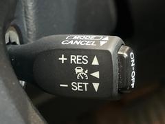 �ڥ졼�������롼������ȥ�����۹�®ƻϩ�Ǥ�Ĺ��Υ���Ԥ��ڤˡ�����ư��®�٤��ݤĥ��롼������ȥ����뤬�����ͷڸ������ƥ��Ϣ�Ȥ��������μ�ξ���Τ��Ƽִ֤��ݤĤ褦��®��Ĵ�ᤷ�Ƥ���ޤ����� 7