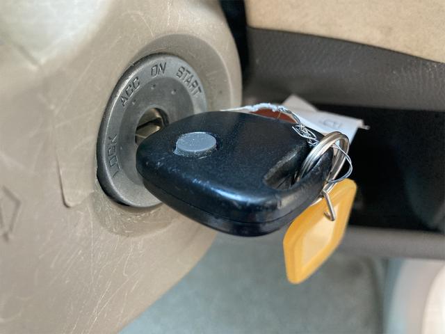 S キーレスエントリー 電動格納ミラー ベンチシート AT 盗難防止システム ABS CD 衝突安全ボディ エアコン パワーステアリング パワーウィンドウ(8枚目)