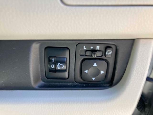 デイズ Ｊ　キーレスエントリー　電動格納ミラー　ベンチシート　ＣＶＴ　ＡＢＳ　ＣＤ　衝突安全ボディ　エアコン　パワーステアリング　パワーウィンドウ（9枚目）