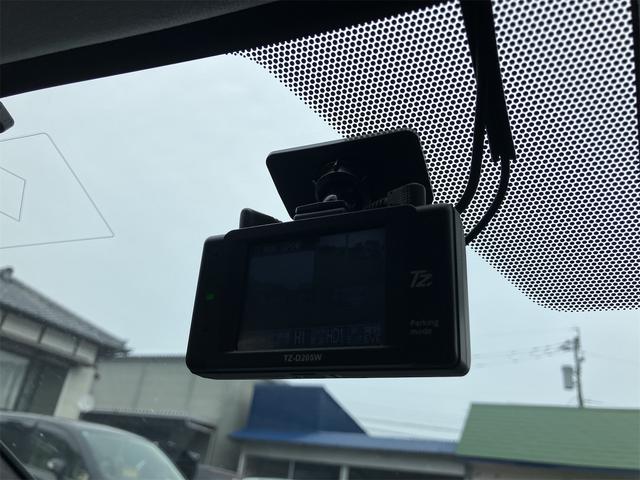 プリウスＰＨＶ Ｓ　ＧＲスポーツ　ドライブレコーダー　レーンアシスト　オートクルーズコントロール　衝突被害軽減システム　バックカメラ　ナビ　アルミホイール　オートマチックハイビーム　オートライト　ＬＥＤヘッドランプ　ＣＶＴ（10枚目）