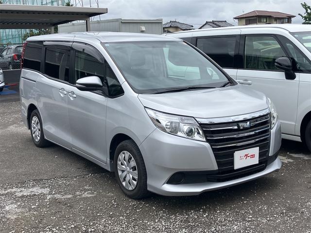 ノア Ｘ　バックカメラ　両側スライドドア　ＬＥＤヘッドランプ　キーレスエントリー　３列シート　ＣＶＴ　衝突安全ボディ　ＡＢＳ　ＥＳＣ　エアコン　パワーステアリング　パワーウィンドウ　運転席エアバッグ（3枚目）