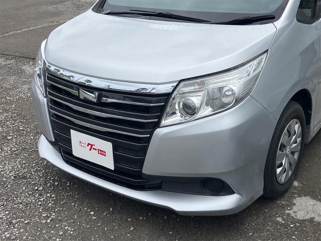 ノア Ｘ　バックカメラ　両側スライドドア　ＬＥＤヘッドランプ　キーレスエントリー　３列シート　ＣＶＴ　衝突安全ボディ　ＡＢＳ　ＥＳＣ　エアコン　パワーステアリング　パワーウィンドウ　運転席エアバッグ（6枚目）