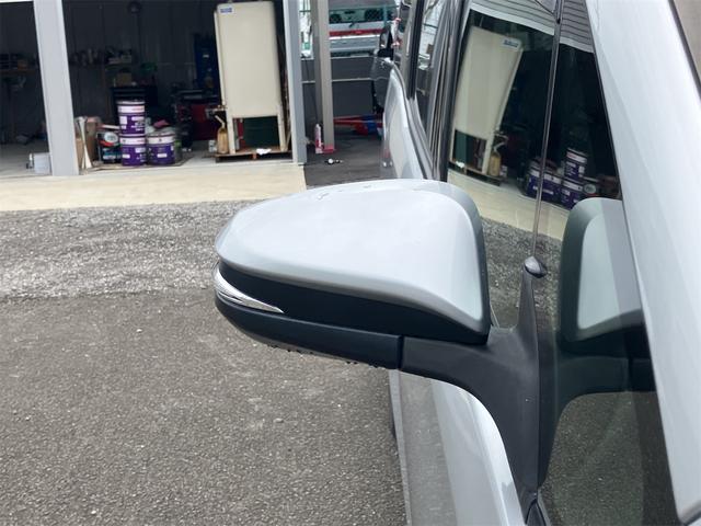 ノア Ｘ　バックカメラ　両側スライドドア　ＬＥＤヘッドランプ　キーレスエントリー　３列シート　ＣＶＴ　衝突安全ボディ　ＡＢＳ　ＥＳＣ　エアコン　パワーステアリング　パワーウィンドウ　運転席エアバッグ（8枚目）