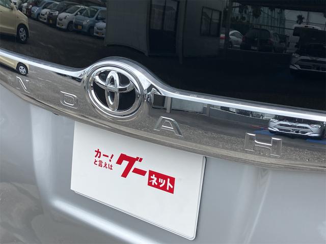 ノア Ｘ　バックカメラ　両側スライドドア　ＬＥＤヘッドランプ　キーレスエントリー　３列シート　ＣＶＴ　衝突安全ボディ　ＡＢＳ　ＥＳＣ　エアコン　パワーステアリング　パワーウィンドウ　運転席エアバッグ（19枚目）
