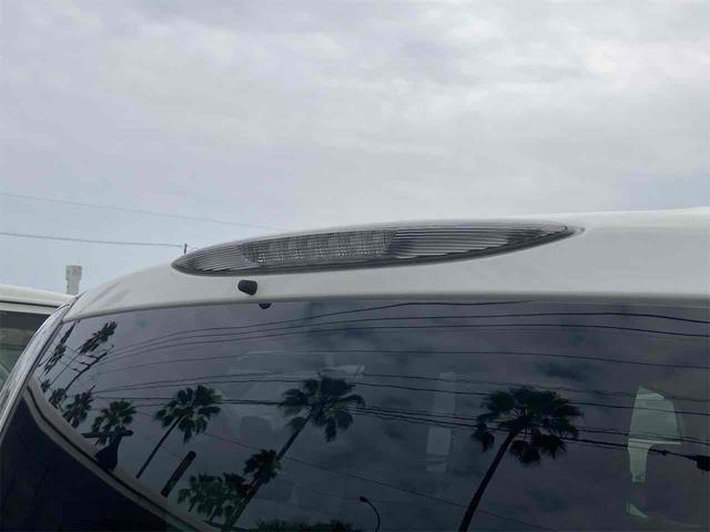 セレナ ２０Ｇ　Ｓ－ハイブリッドアドバンスドセーフティパック　ドライブレコーダー　バックカメラ　クリアランスソナー　オートクルーズコントロール　衝突被害軽減システム　両側電動スライドドア　ＬＥＤヘッドランプ　スマートキー　３列シート　ＣＶＴ　アルミホイール（23枚目）