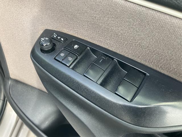 ヤリス ハイブリッドＧ　ドライブレコーダー　全周囲カメラ　ナビ　クリアランスソナー　オートクルーズコントロール　レーンアシスト　衝突被害軽減システム　オートマチックハイビーム　オートライト　スマートキー　電動格納ミラー（9枚目）