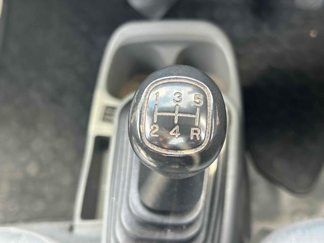 ＳＤ　４ＷＤ　軽トラック　ＭＴ　エアコン　運転席エアバッグ　ＣＤ　ＤＶＤ再生　三方開　パワステ（画像6）