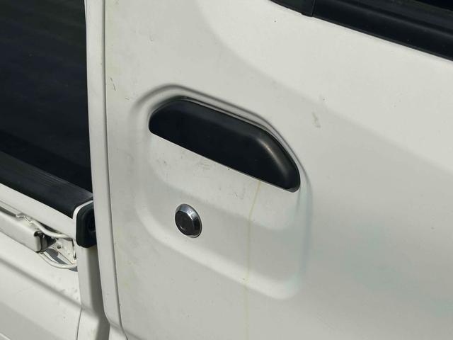 ＳＤ　４ＷＤ　軽トラック　ＭＴ　エアコン　運転席エアバッグ　ＣＤ　ＤＶＤ再生　三方開　パワステ（画像16）