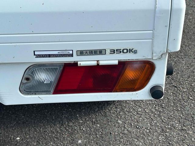 ＳＤ　４ＷＤ　軽トラック　ＭＴ　エアコン　運転席エアバッグ　ＣＤ　ＤＶＤ再生　三方開　パワステ（画像31）
