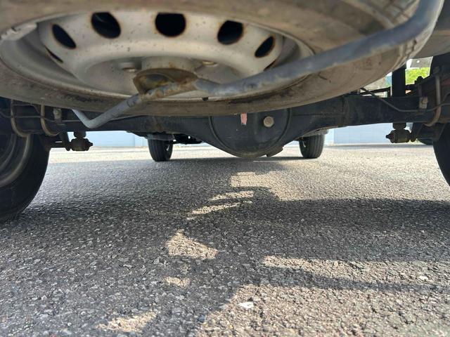 ＳＤ　４ＷＤ　軽トラック　ＭＴ　エアコン　運転席エアバッグ　ＣＤ　ＤＶＤ再生　三方開　パワステ（画像33）