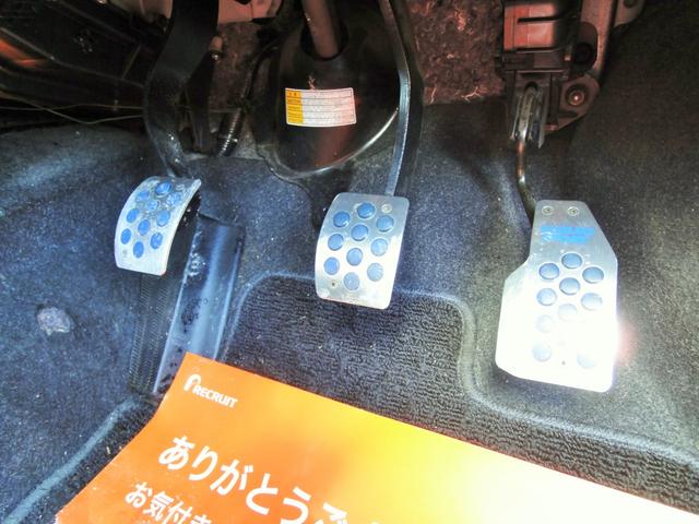 スイフト スポーツ　５速ＭＴ　テイン車庫調　社外モモステアリング　社外オーディオ　スマートキー（21枚目）