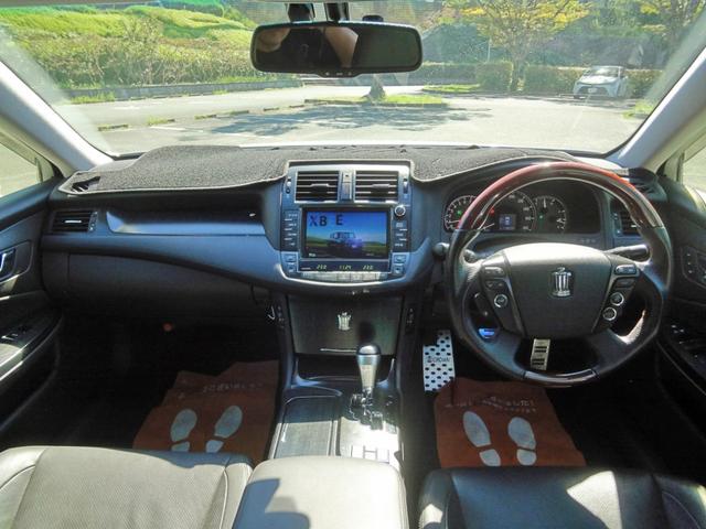 クラウン ３．５アスリートＧパッケージ　ナビ　フルセグ　Ｂｌｕｅｔｏｏｔｈ　バックカメラ　サンルーフ　ローダウン　車高調　社外アルミ　エアロ　革シート　社外ステアリング　スマートキー（15枚目）
