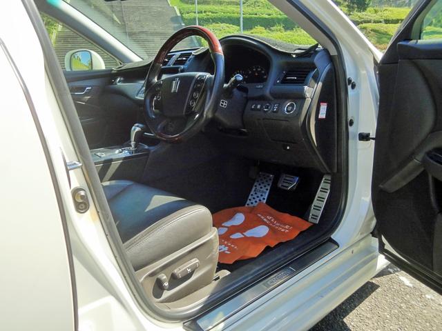 クラウン ３．５アスリートＧパッケージ　ナビ　フルセグ　Ｂｌｕｅｔｏｏｔｈ　バックカメラ　サンルーフ　ローダウン　車高調　社外アルミ　エアロ　革シート　社外ステアリング　スマートキー（17枚目）