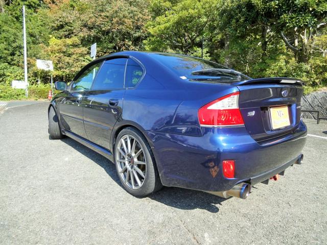 レガシィＢ４ ｔｕｎｅｄ　ｂｙ　ＳＴＩ　オーバーホール後３５０００キロ　ＨＫＳ２．２Ｌエンジン　社外マフラー　ＳＴＩ１８インチ　ブレンボキャリパー　オーリンズ足廻り　社外ＬＳＤ　社外追加メーター　ナビ　ＴＶ　ＥＴＣ　運転席レカロシート（9枚目）