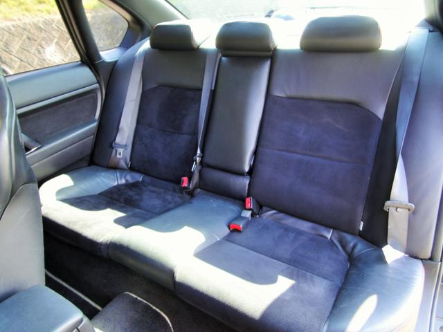 レガシィＢ４ ｔｕｎｅｄ　ｂｙ　ＳＴＩ　オーバーホール後３５０００キロ　ＨＫＳ２．２Ｌエンジン　社外マフラー　ＳＴＩ１８インチ　ブレンボキャリパー　オーリンズ足廻り　社外ＬＳＤ　社外追加メーター　ナビ　ＴＶ　ＥＴＣ　運転席レカロシート（12枚目）