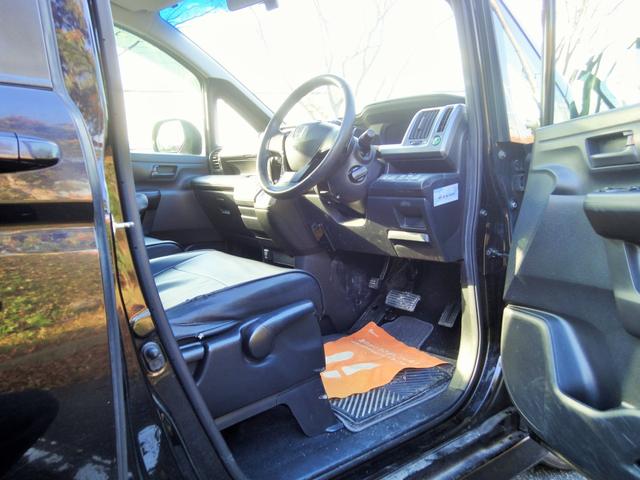 ステップワゴンスパーダ Ｚ　ナビ　フルセグ　Ｂｌｕｅｔｏｏｔｈ　バックカメラ　社外シートカバー　両側パワースライドドア　スカイルーフ　１８インチアルミ　スマートキー（19枚目）