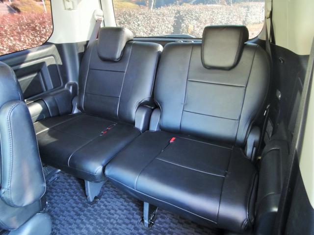 ヴォクシー ＺＳ　ナビ　フルセグ　Ｂｌｕｅｔｏｏｔｈ　バックカメラ　両側パワースライドドア　フリップダウンモニター　社外シートカバー（12枚目）