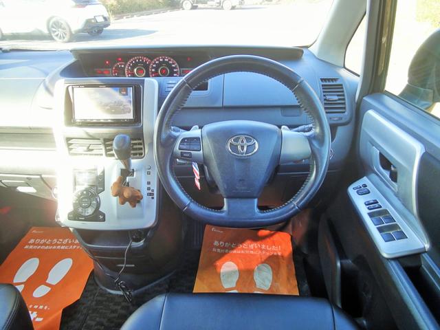 ヴォクシー ＺＳ　ナビ　フルセグ　Ｂｌｕｅｔｏｏｔｈ　バックカメラ　両側パワースライドドア　フリップダウンモニター　社外シートカバー（16枚目）