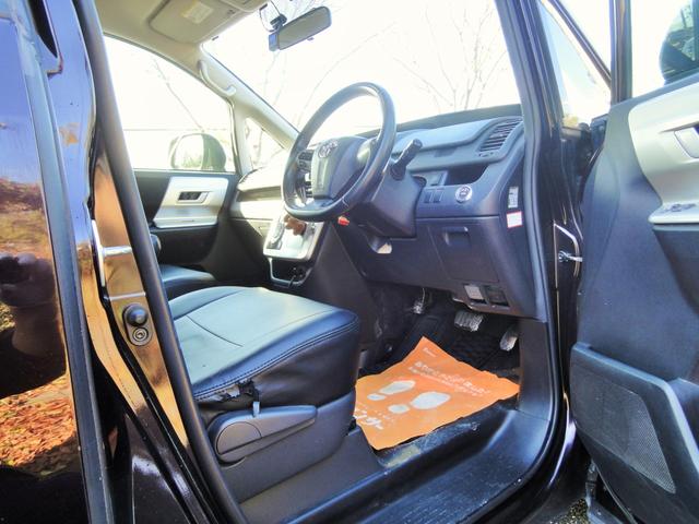 ヴォクシー ＺＳ　ナビ　フルセグ　Ｂｌｕｅｔｏｏｔｈ　バックカメラ　両側パワースライドドア　フリップダウンモニター　社外シートカバー（17枚目）