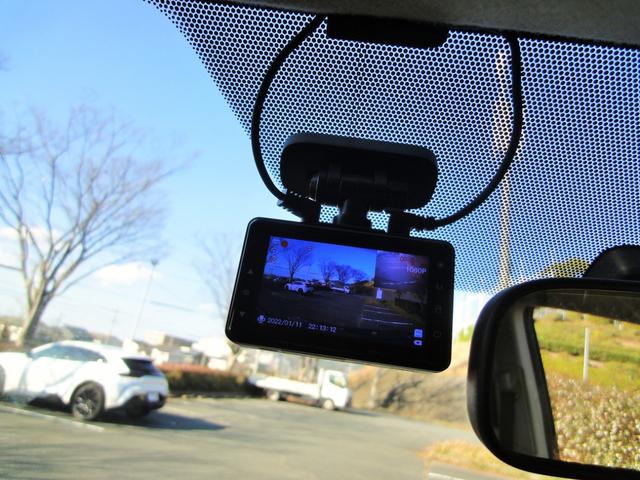 ヴォクシー ＺＳ　ナビ　フルセグ　Ｂｌｕｅｔｏｏｔｈ　バックカメラ　両側パワースライドドア　フリップダウンモニター　社外シートカバー（22枚目）